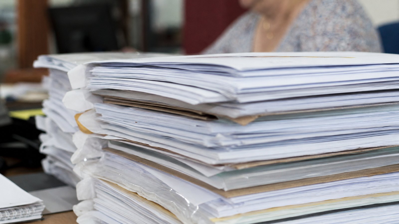 Vérification des documents demandés à un exposant